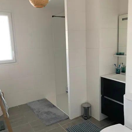 דירה 42 M Cocoon With Lovely Terrace ארסשון
