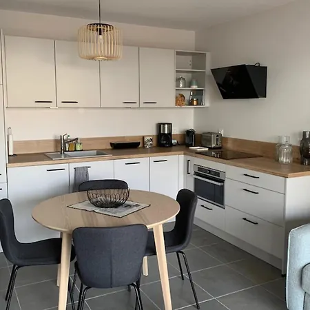דירה 42 M Cocoon With Lovely Terrace *